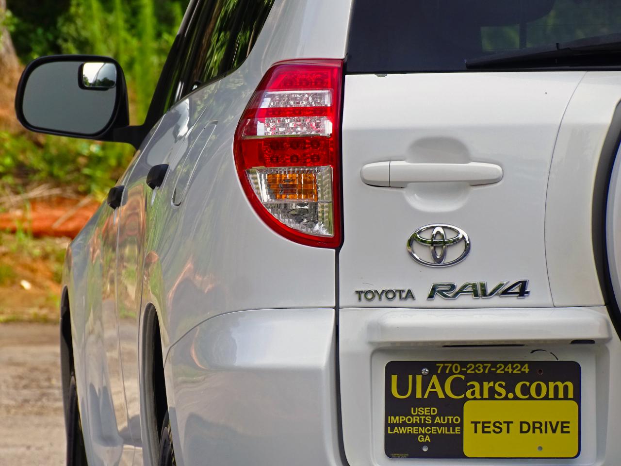 Toyota RAV4 4WD 4dr V6 5-Spd AT (Natl) 2010