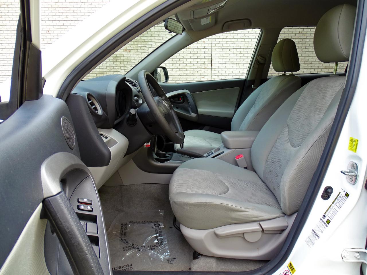 Toyota RAV4 4WD 4dr V6 5-Spd AT (Natl) 2010