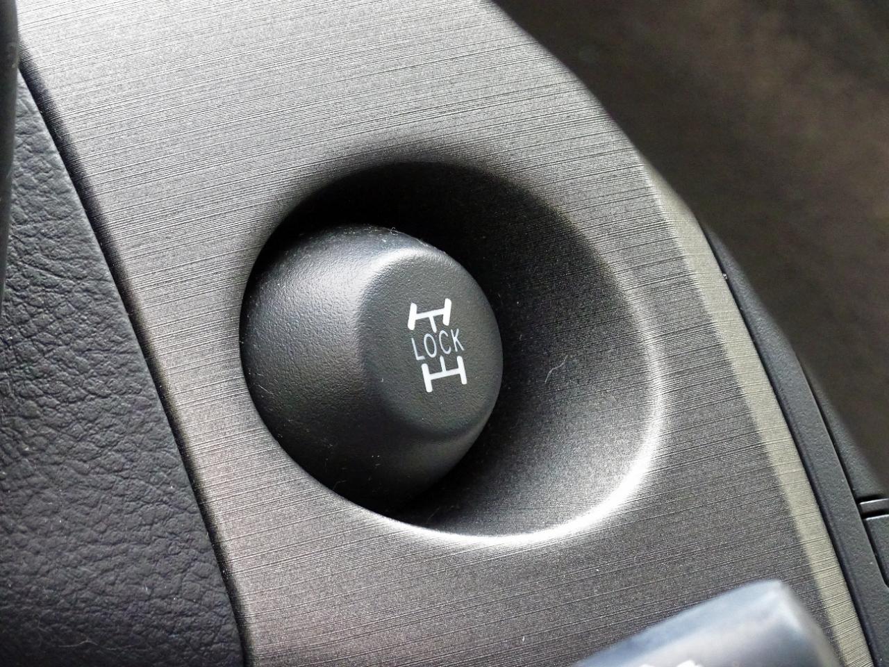 Toyota RAV4 4WD 4dr V6 5-Spd AT (Natl) 2010