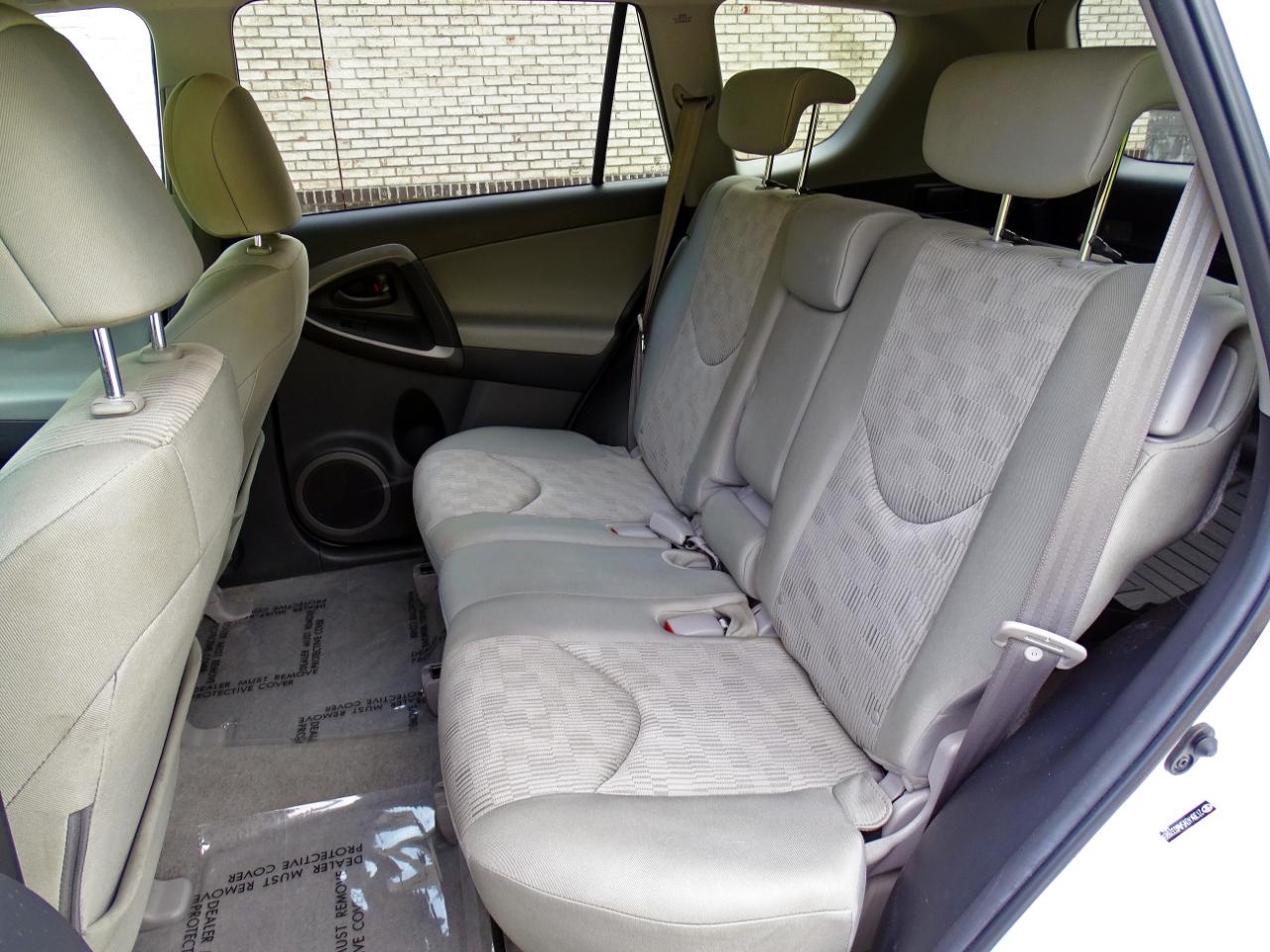 Toyota RAV4 4WD 4dr V6 5-Spd AT (Natl) 2010