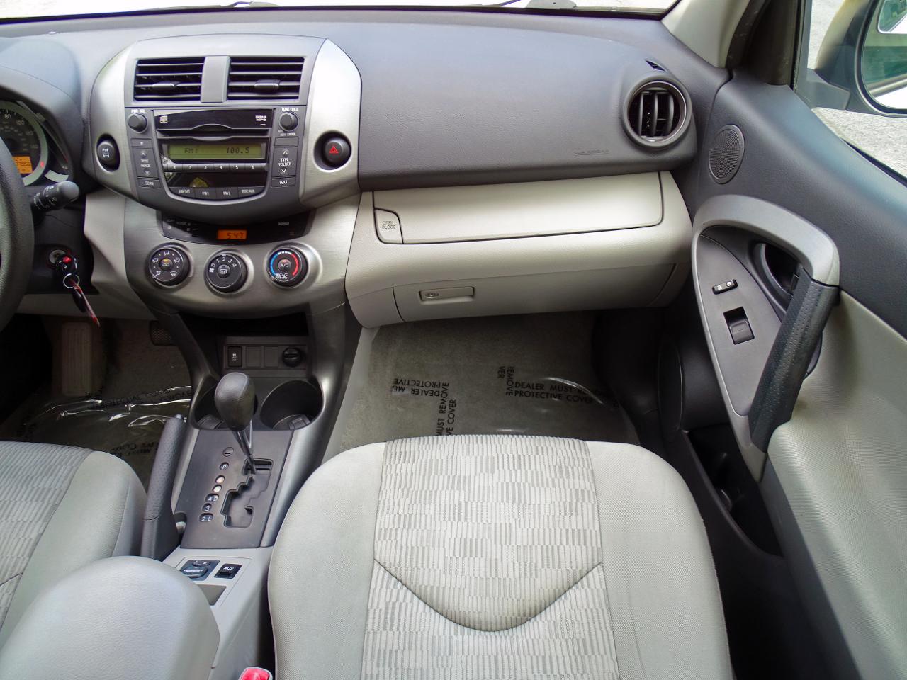 Toyota RAV4 4WD 4dr V6 5-Spd AT (Natl) 2010