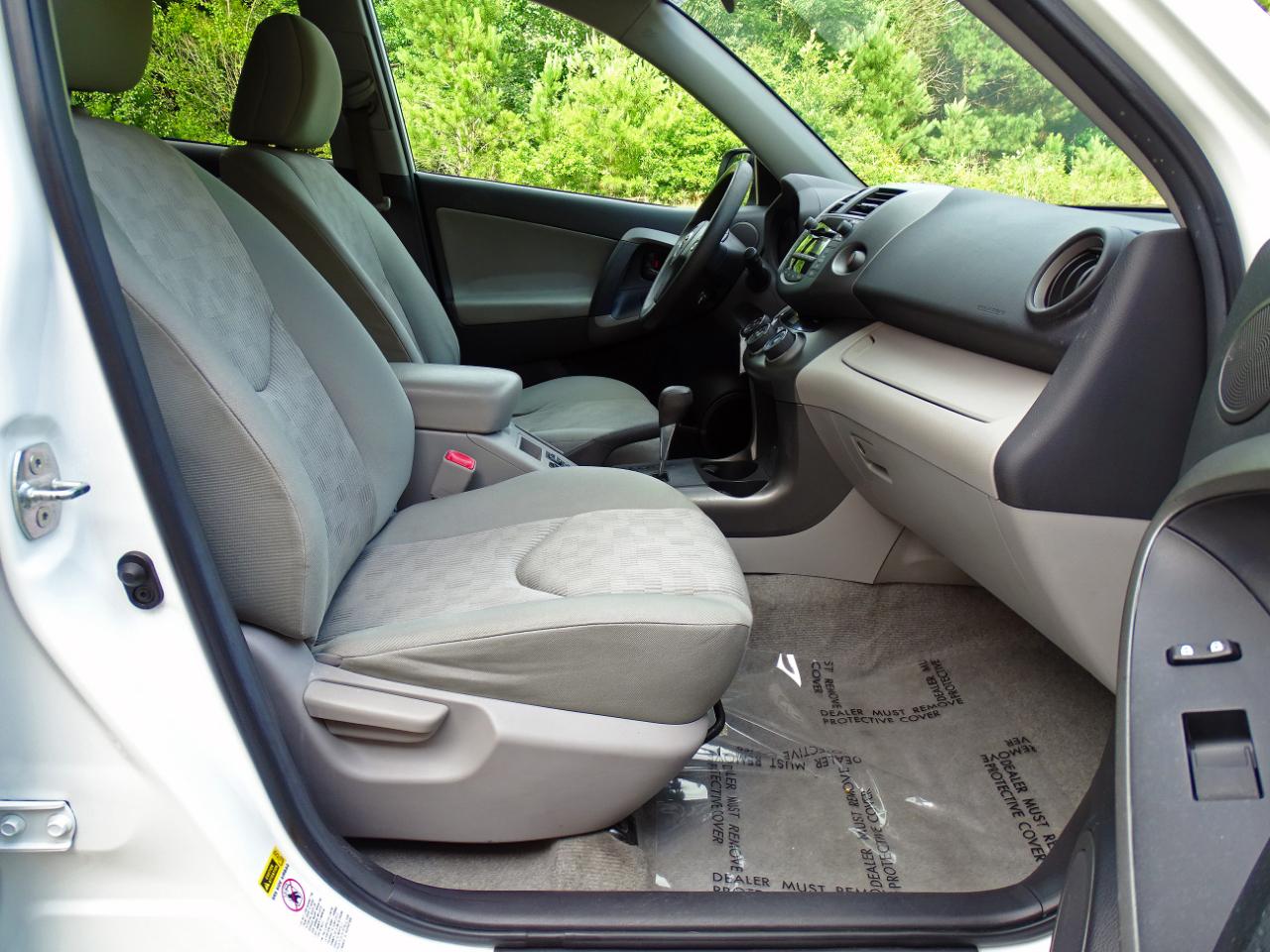Toyota RAV4 4WD 4dr V6 5-Spd AT (Natl) 2010