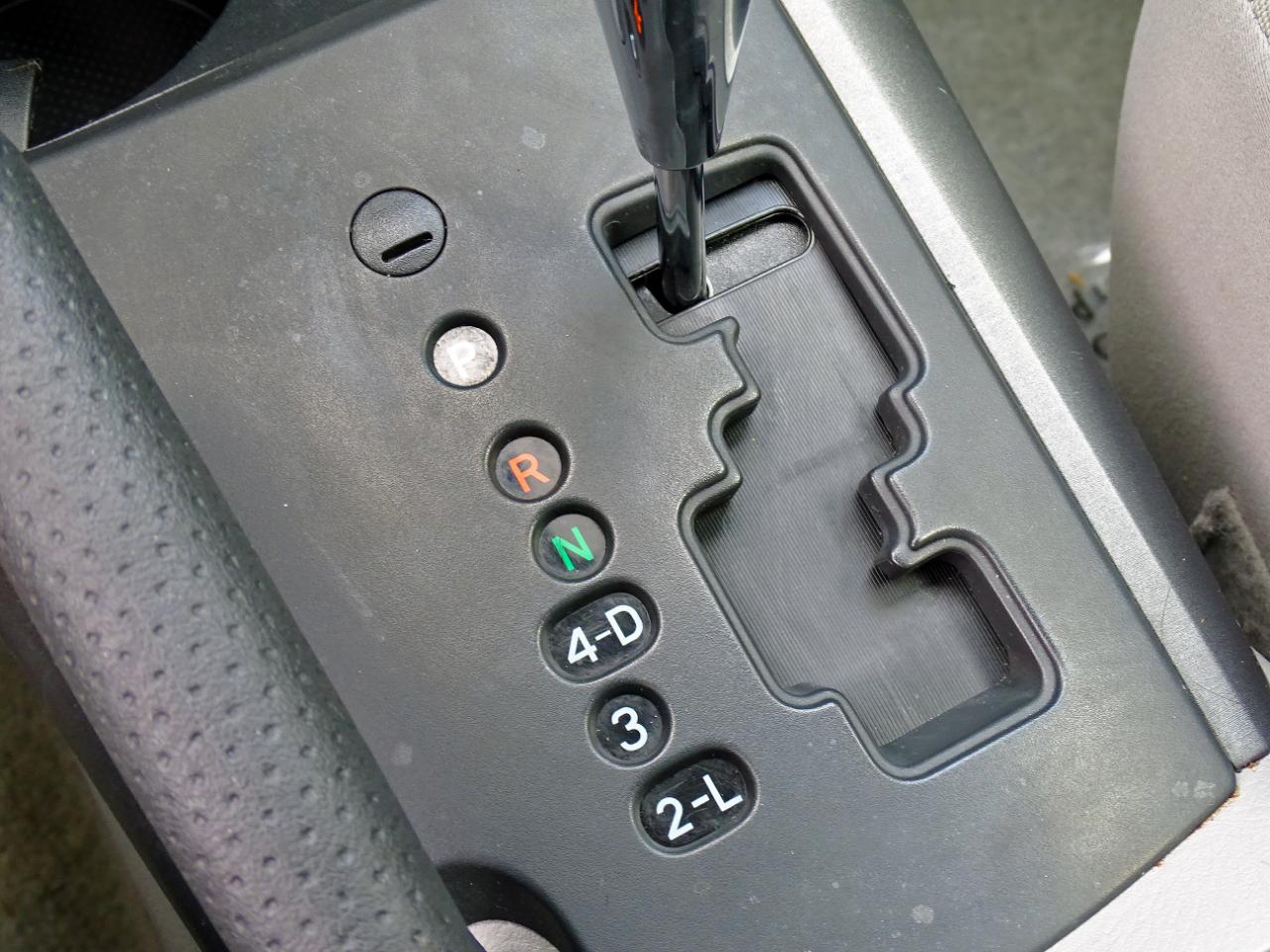 Toyota RAV4 4WD 4dr V6 5-Spd AT (Natl) 2010