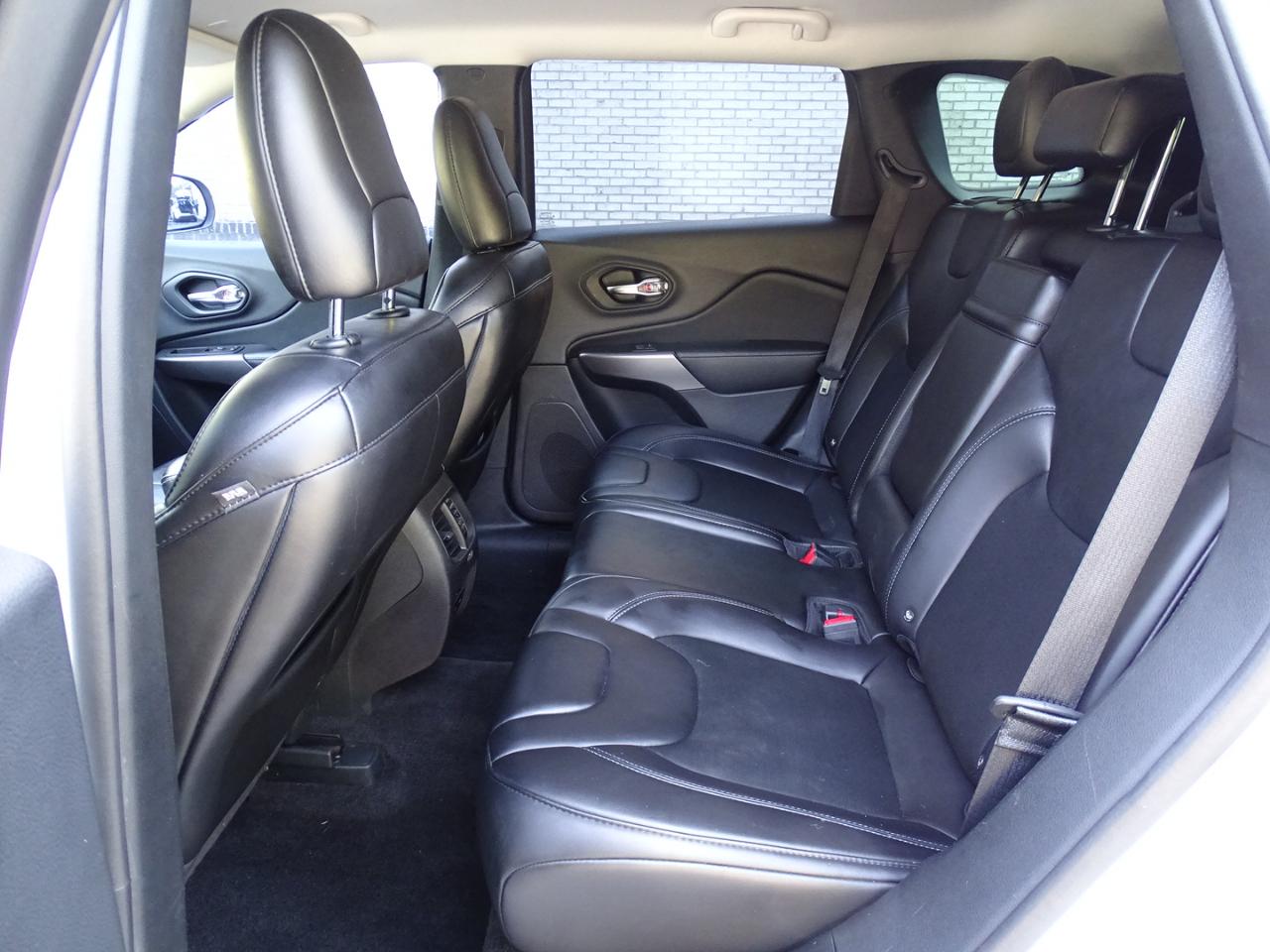 Jeep Cherokee Latitude Plus FWD 2019