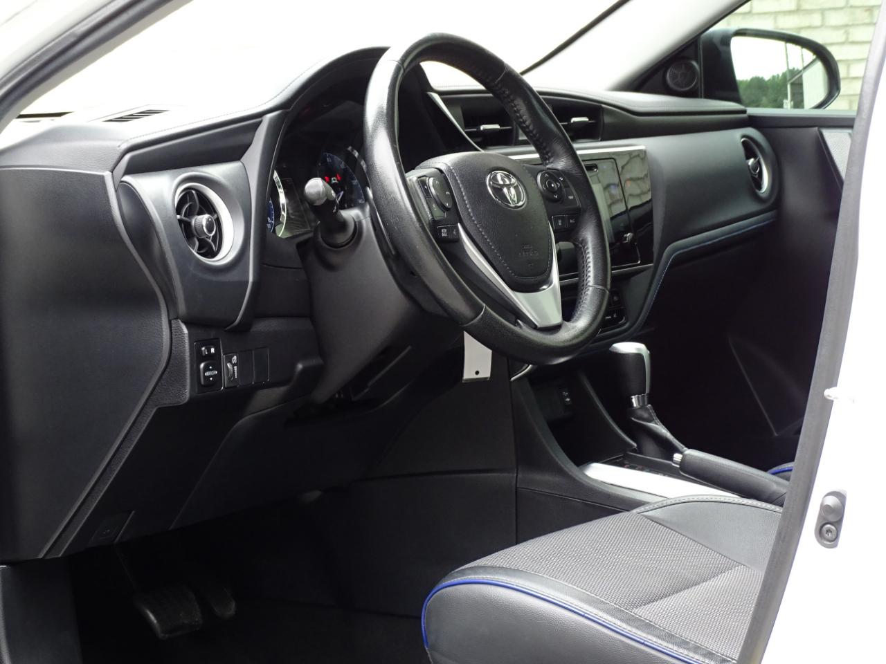 Toyota Corolla SE CVT (Natl) 2019