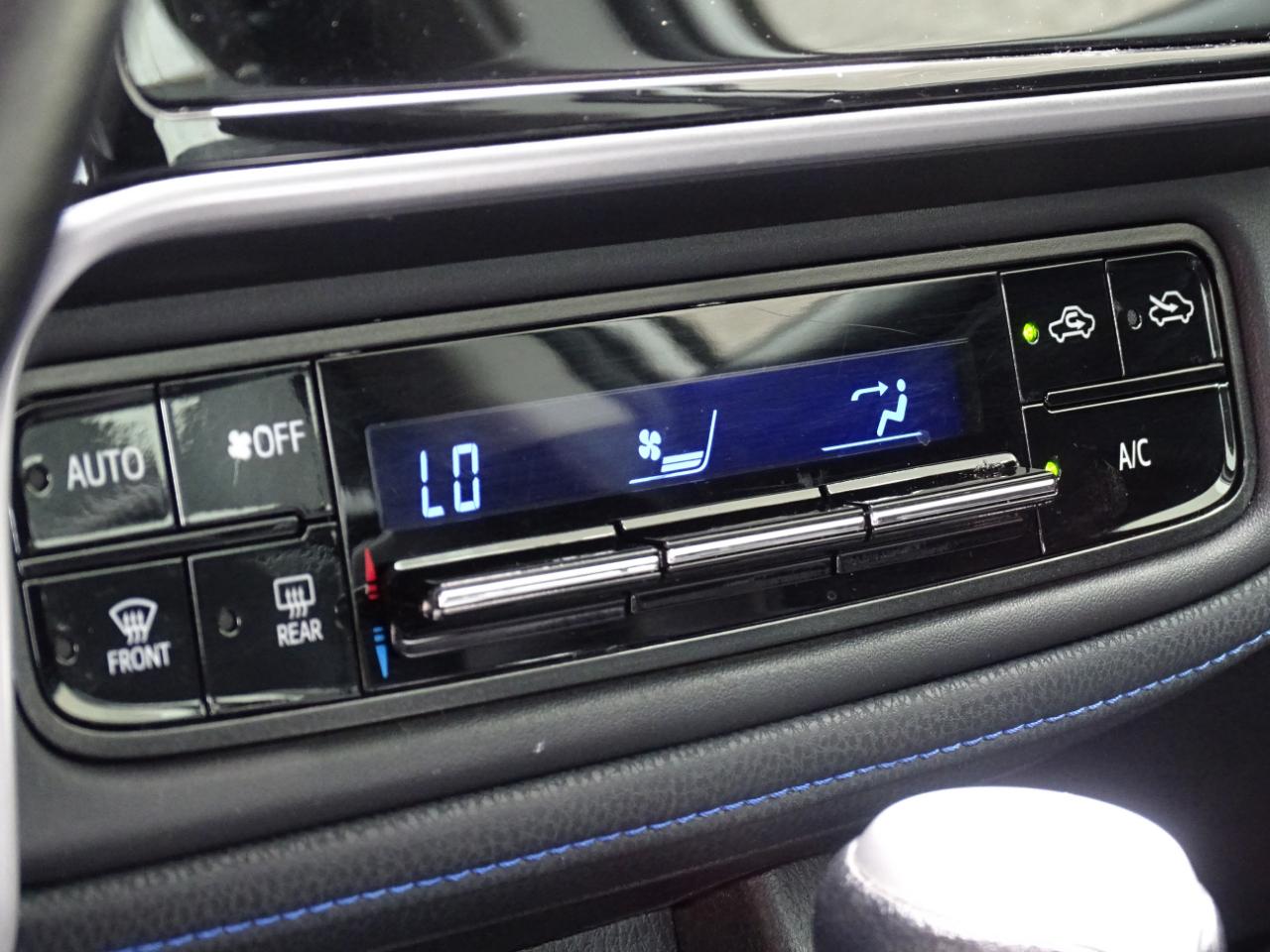 Toyota Corolla SE CVT (Natl) 2019