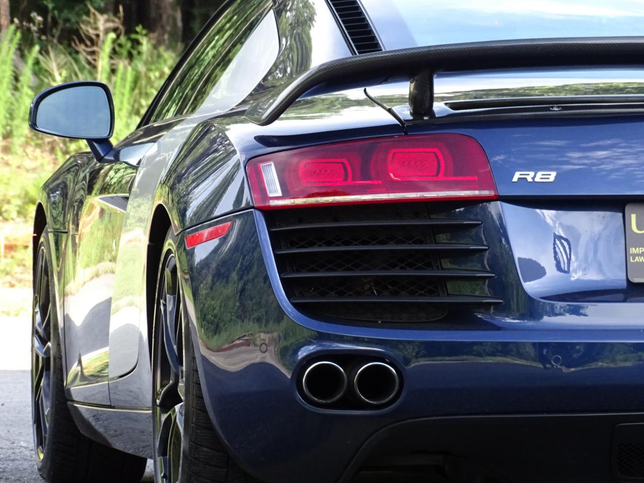Audi R8 2dr Cpe Auto quattro 4.2L 2009