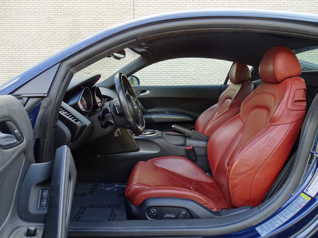 Audi R8 2dr Cpe Auto quattro 4.2L 2009