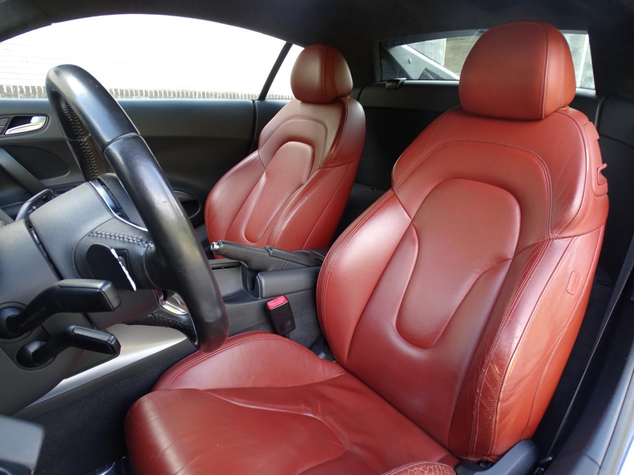 Audi R8 2dr Cpe Auto quattro 4.2L 2009