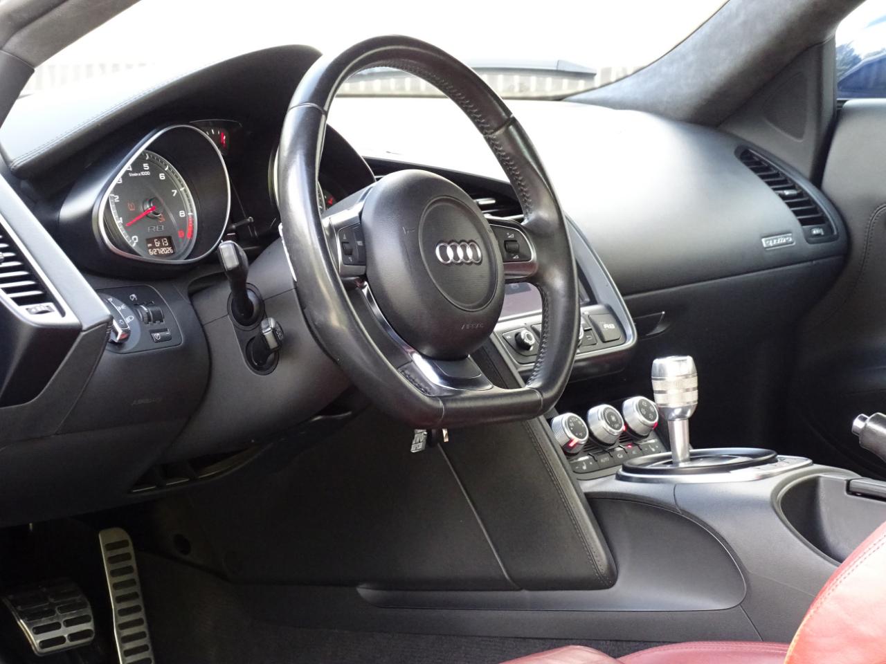 Audi R8 2dr Cpe Auto quattro 4.2L 2009