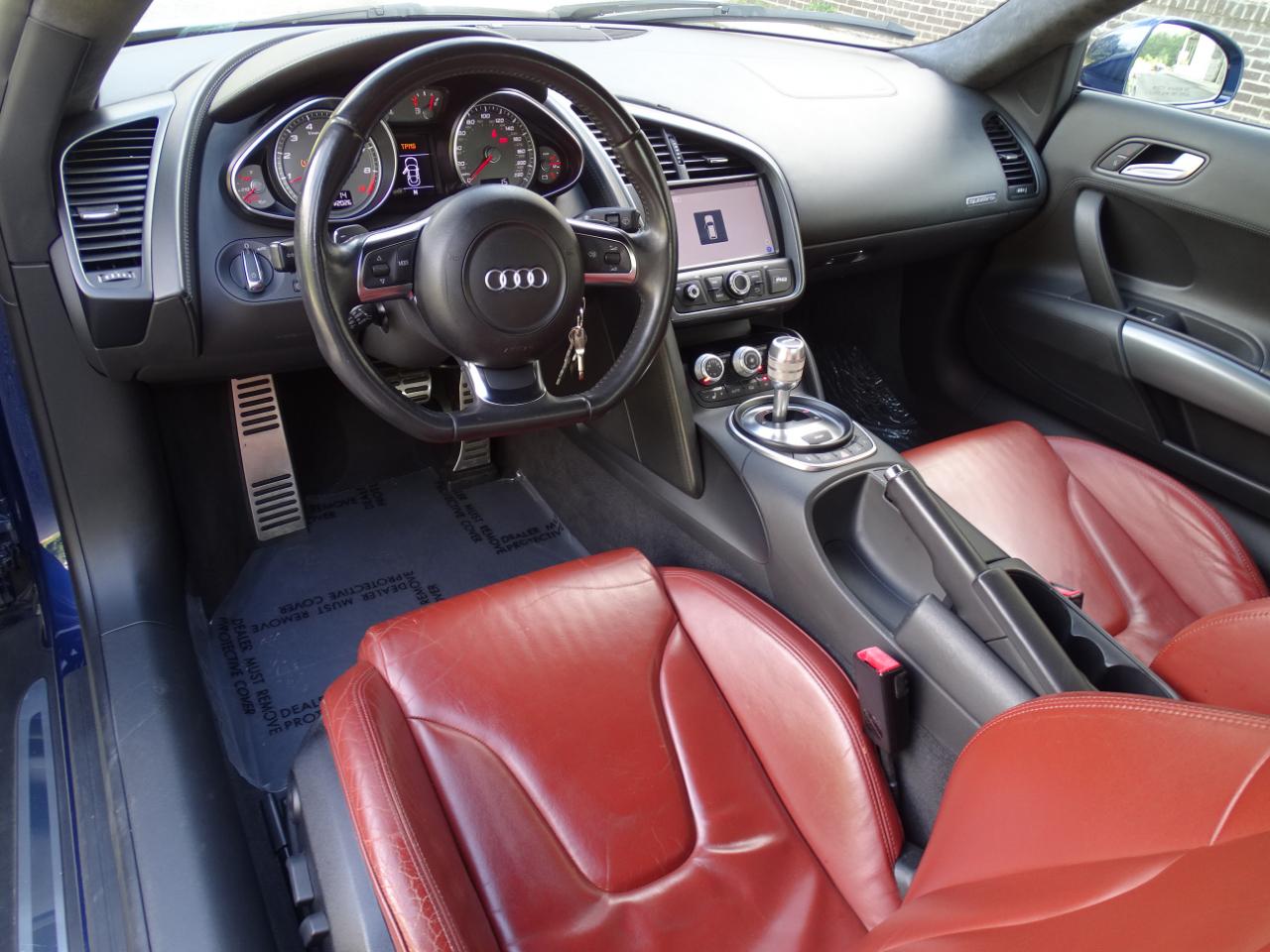 Audi R8 2dr Cpe Auto quattro 4.2L 2009