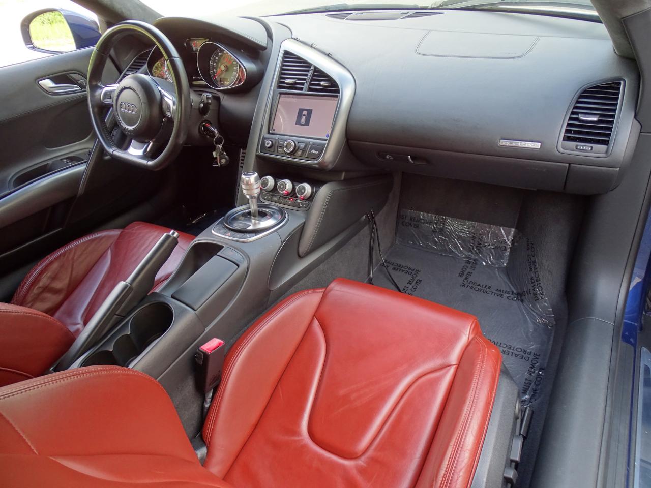 Audi R8 2dr Cpe Auto quattro 4.2L 2009