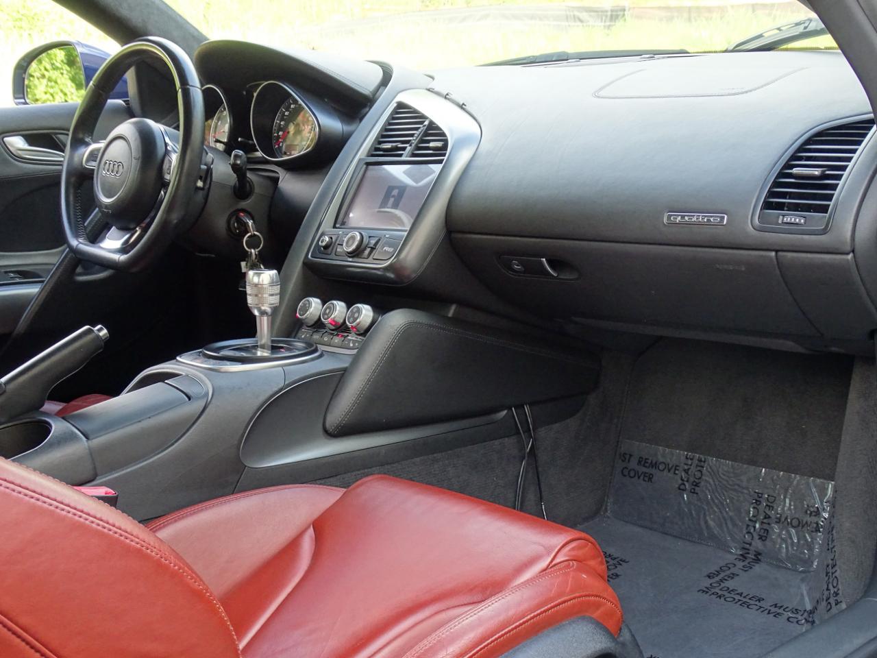 Audi R8 2dr Cpe Auto quattro 4.2L 2009