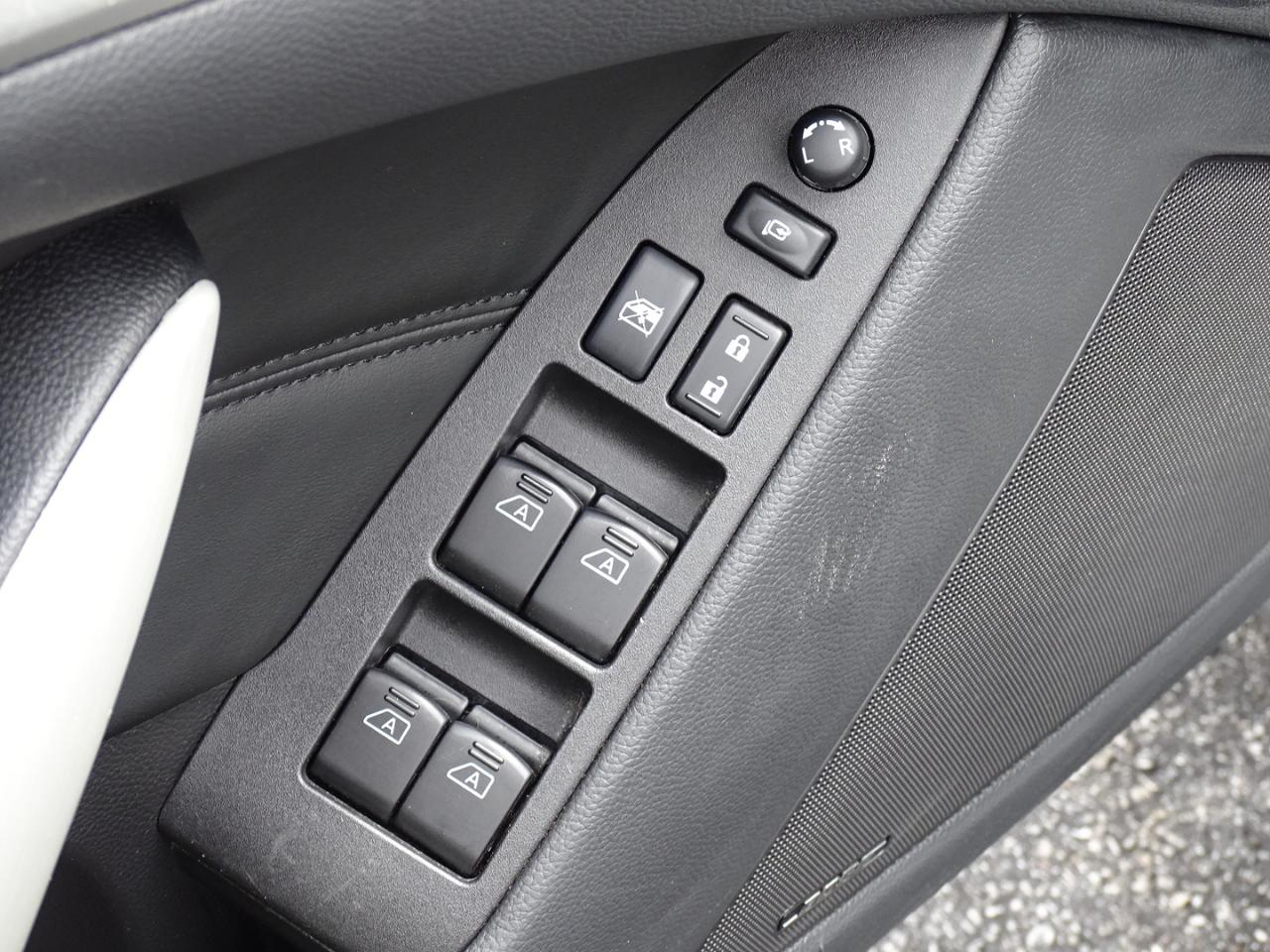 Infiniti G37 Convertible 2dr Base 2013