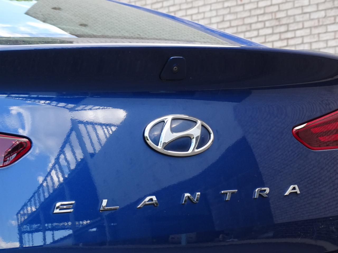 Hyundai Elantra SE Manual 2019