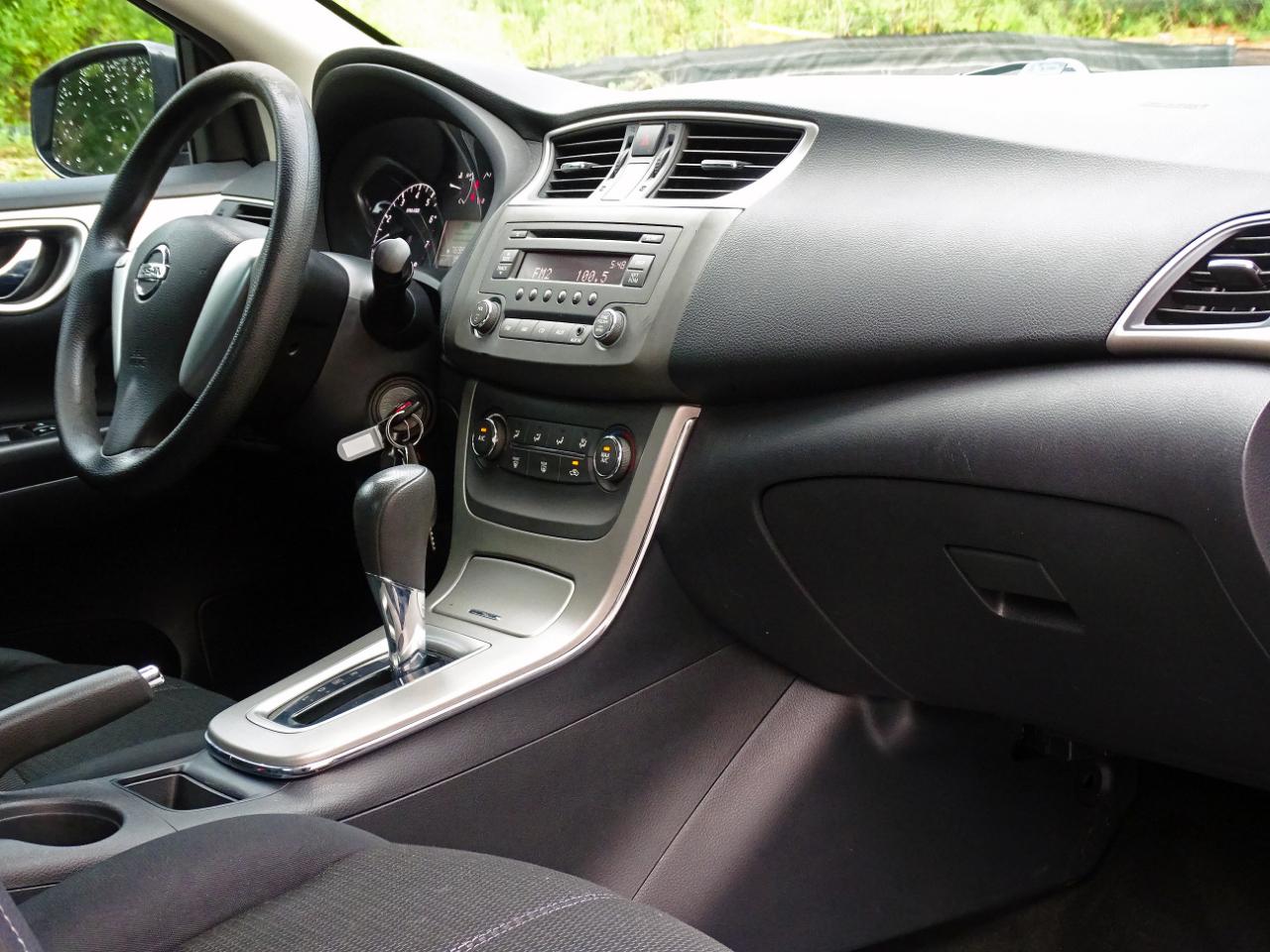 Nissan Sentra 4dr Sdn I4 CVT S 2014