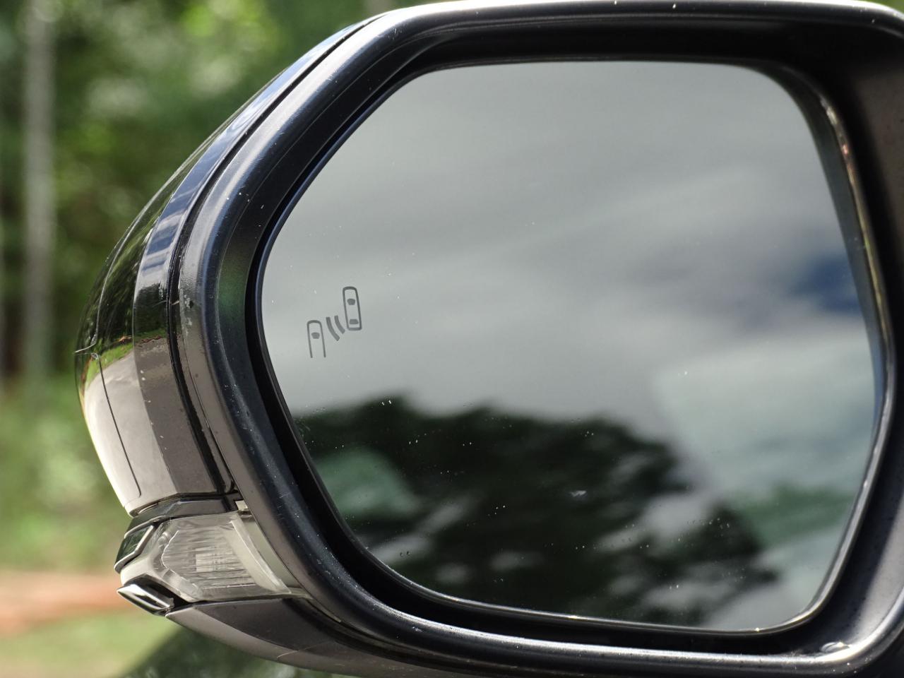 Toyota Camry XLE Auto (Natl) 2019
