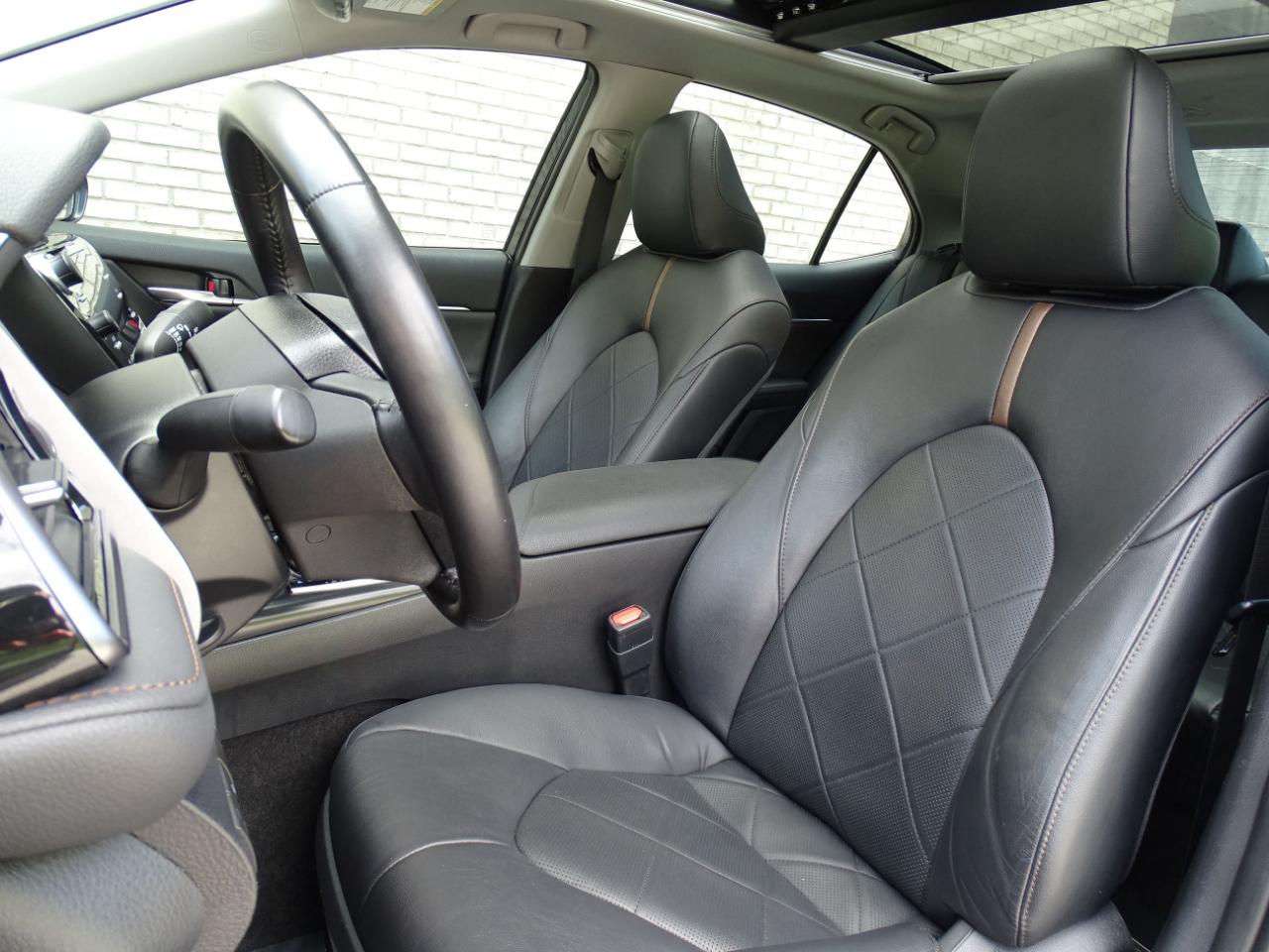 Toyota Camry XLE Auto (Natl) 2019