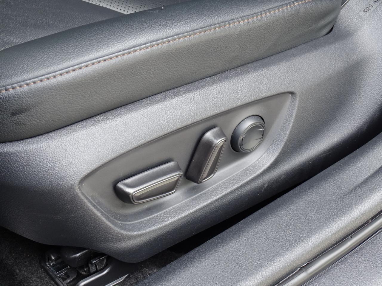 Toyota Camry XLE Auto (Natl) 2019