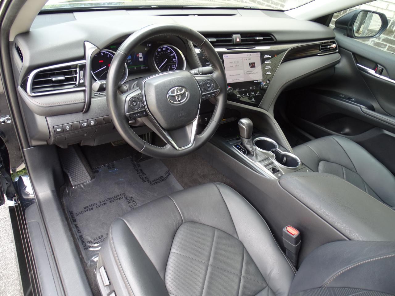 Toyota Camry XLE Auto (Natl) 2019