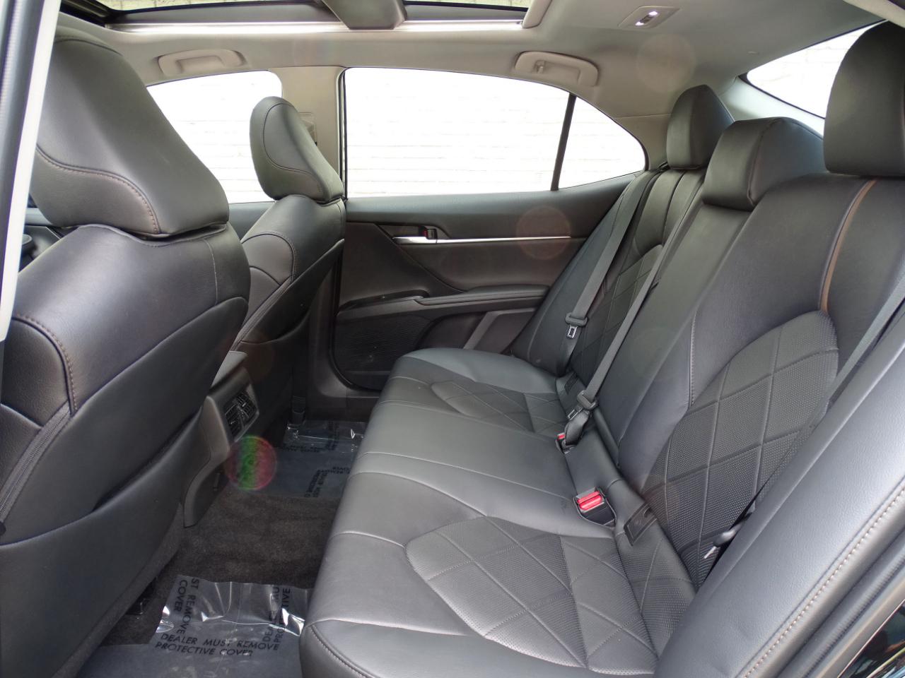 Toyota Camry XLE Auto (Natl) 2019