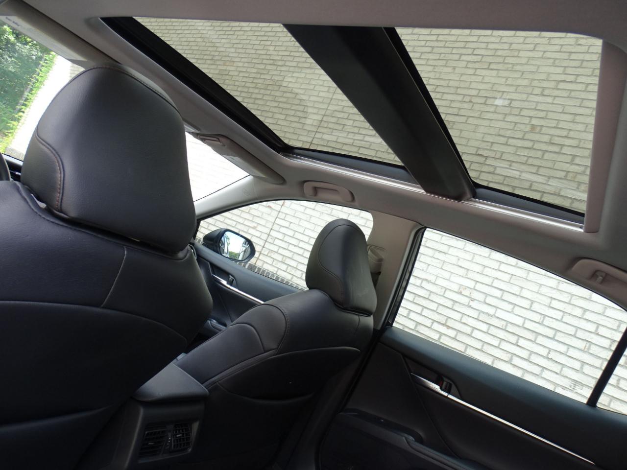 Toyota Camry XLE Auto (Natl) 2019