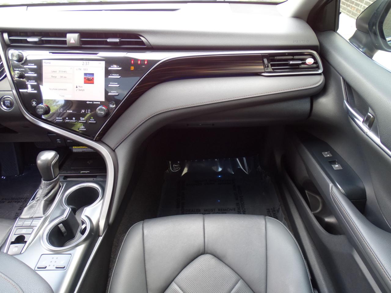 Toyota Camry XLE Auto (Natl) 2019