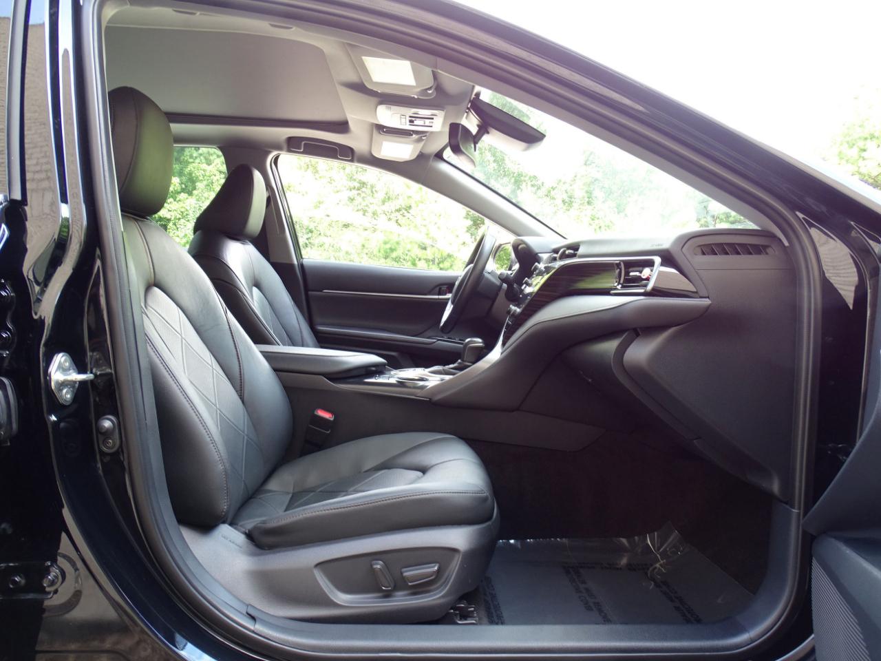 Toyota Camry XLE Auto (Natl) 2019