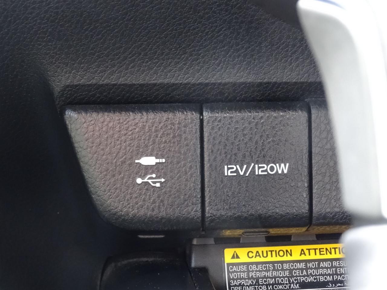 Toyota Camry XLE Auto (Natl) 2019