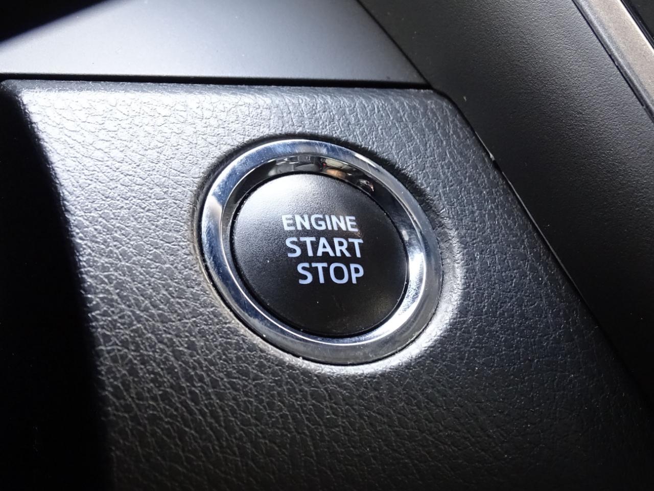Toyota Camry XLE Auto (Natl) 2019