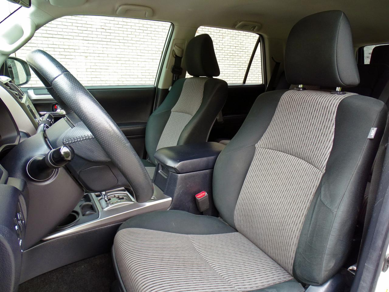 Toyota 4Runner SR5 2WD (Natl) 2022