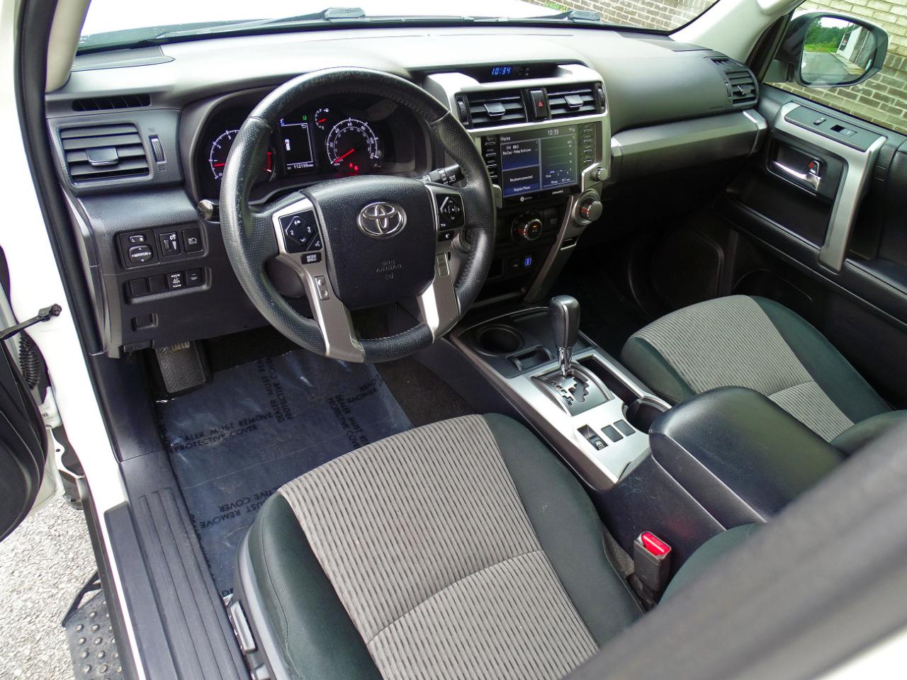 Toyota 4Runner SR5 2WD (Natl) 2022