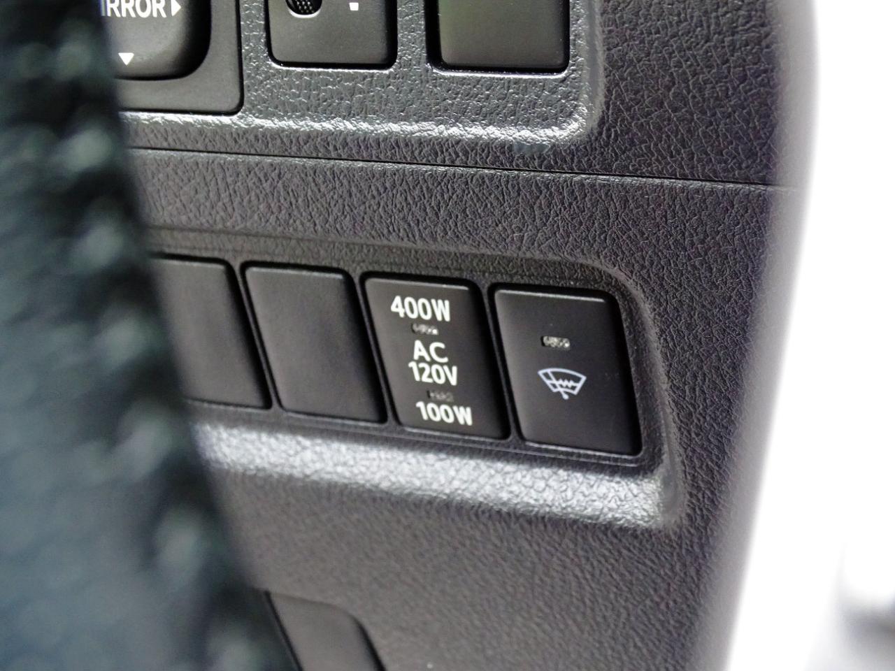 Toyota 4Runner SR5 2WD (Natl) 2022