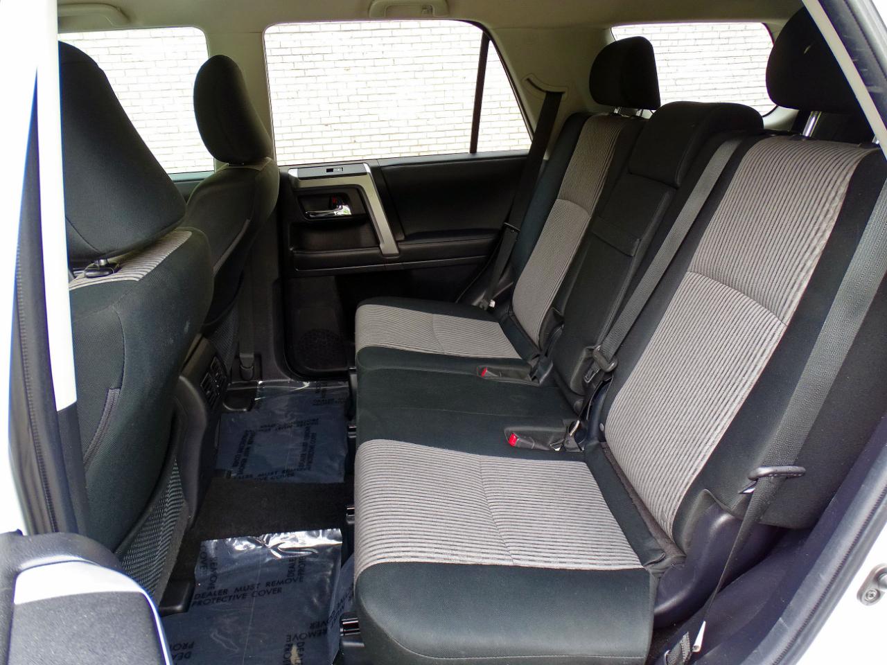 Toyota 4Runner SR5 2WD (Natl) 2022