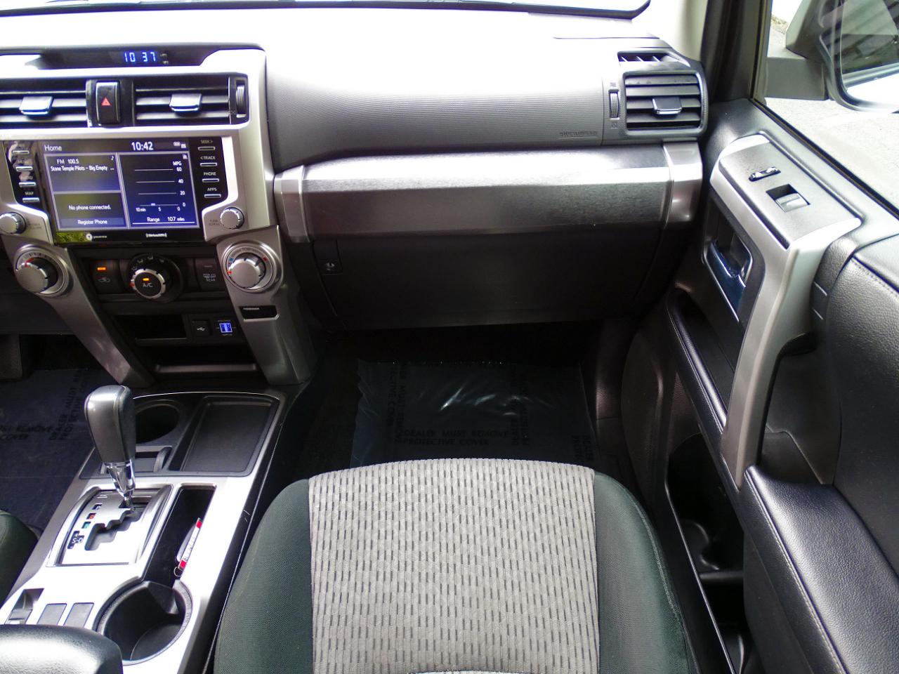 Toyota 4Runner SR5 2WD (Natl) 2022