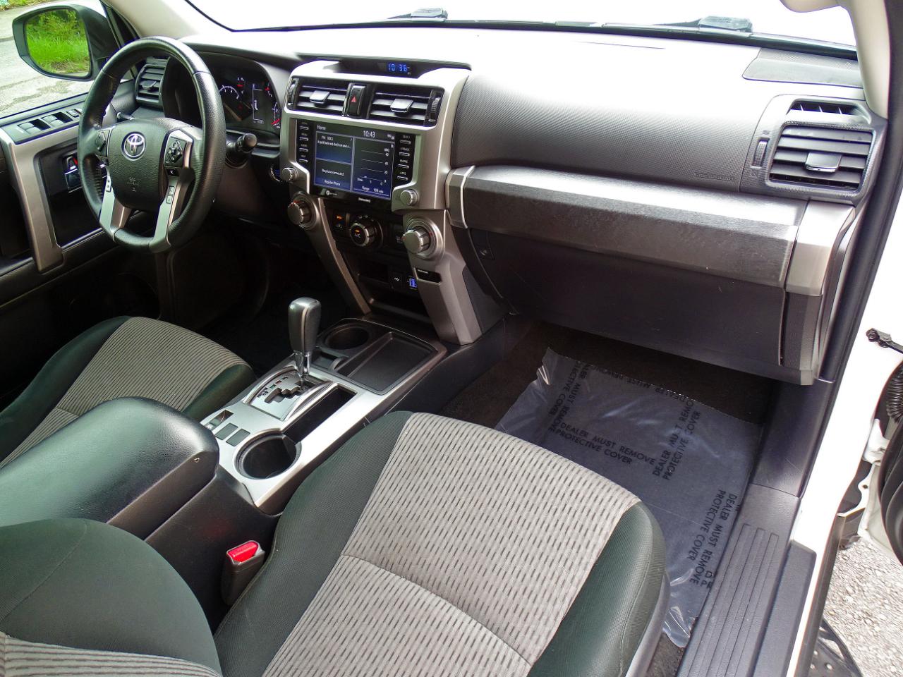 Toyota 4Runner SR5 2WD (Natl) 2022