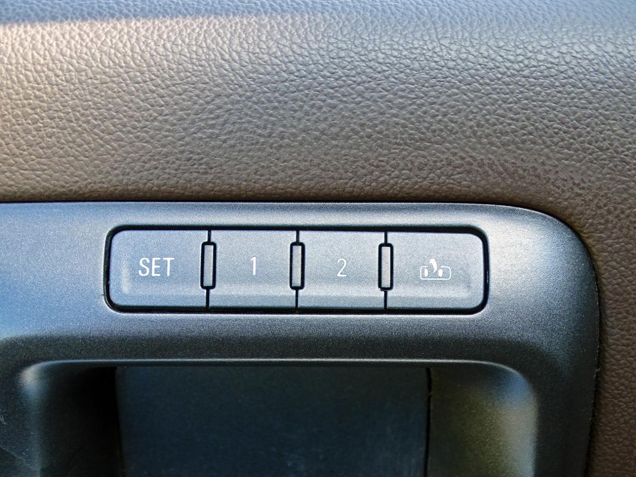 Chevrolet Silverado photo 11