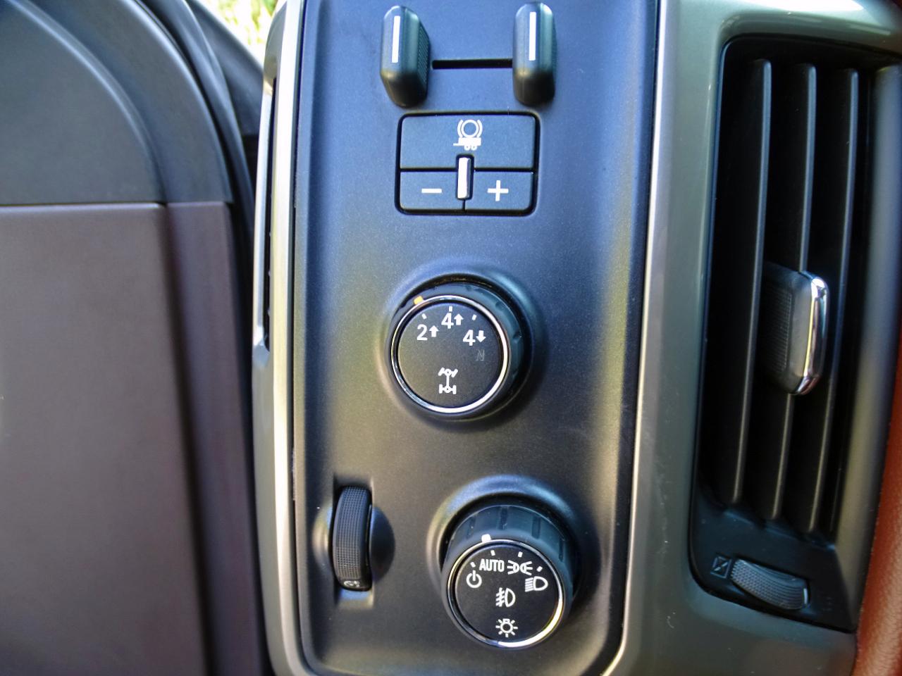 Chevrolet Silverado photo 23