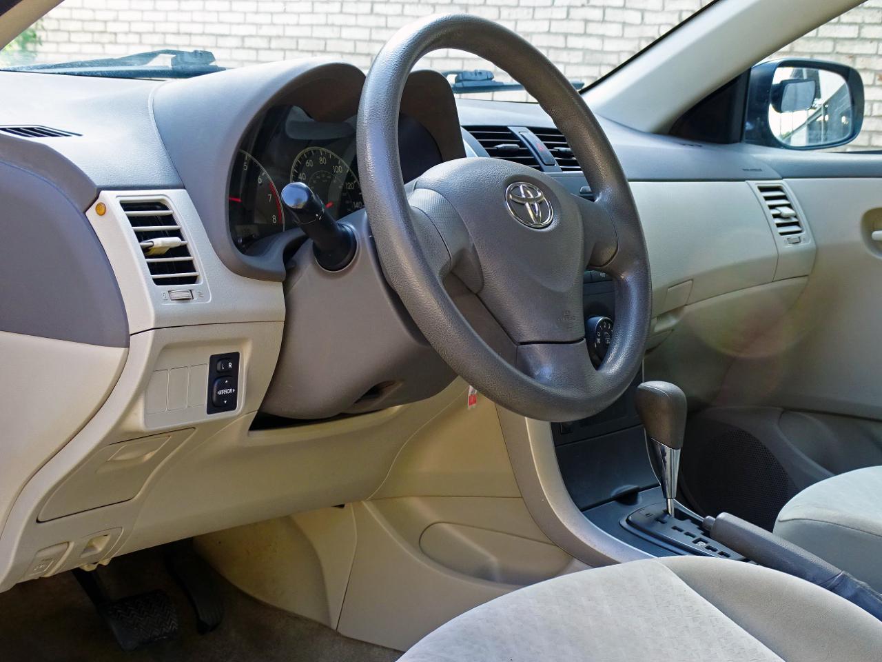 Toyota Corolla 4dr Sedan LE Auto 2009