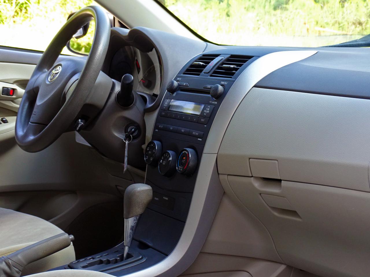 Toyota Corolla 4dr Sedan LE Auto 2009