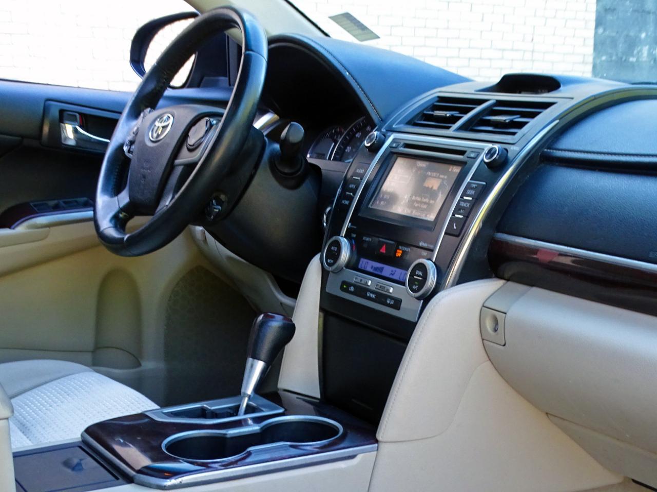 Toyota Camry 2014.5 4dr Sdn I4 Auto SE Sport (Natl) 2014