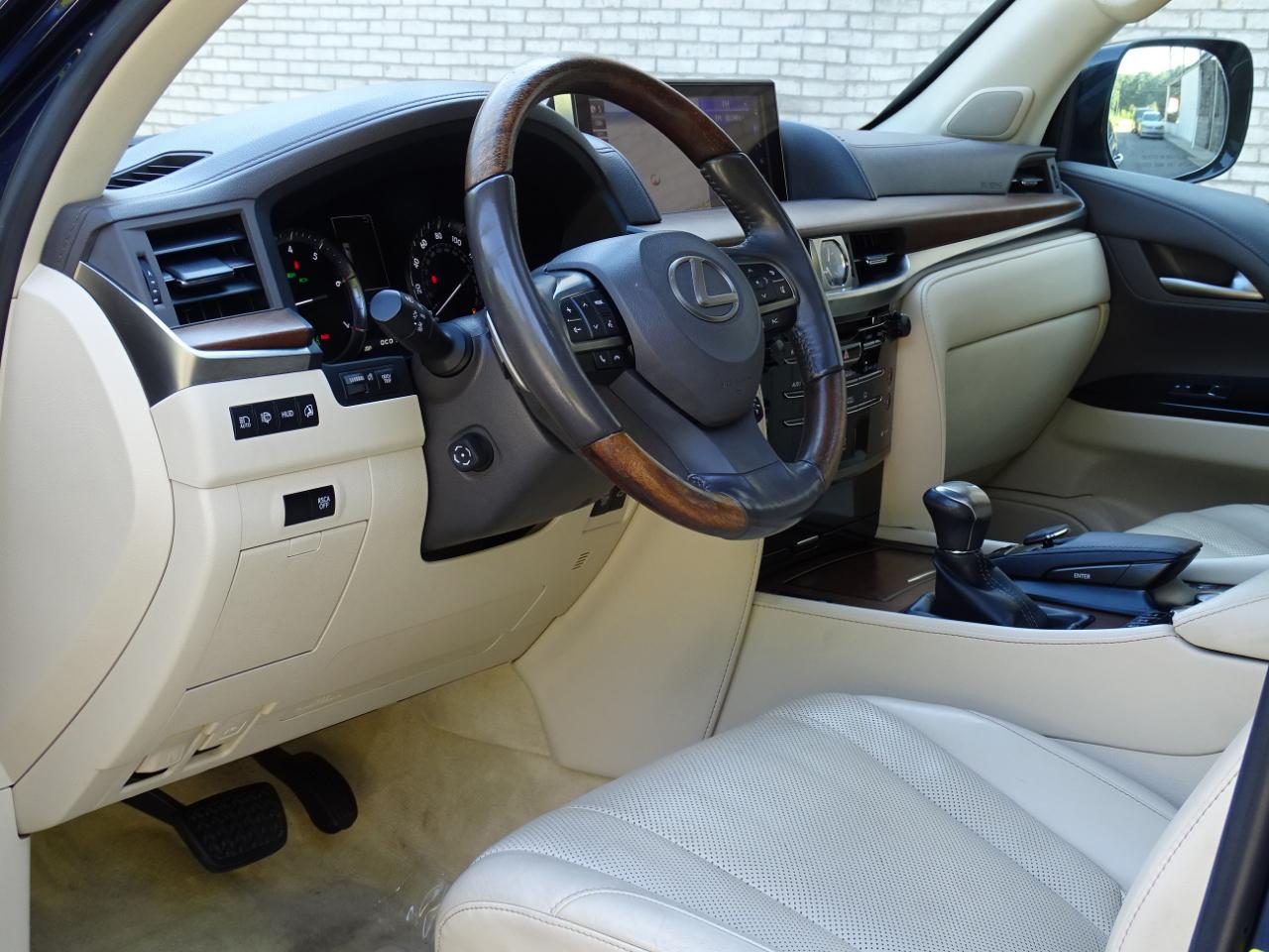Lexus LX 570 4WD 4dr 2016