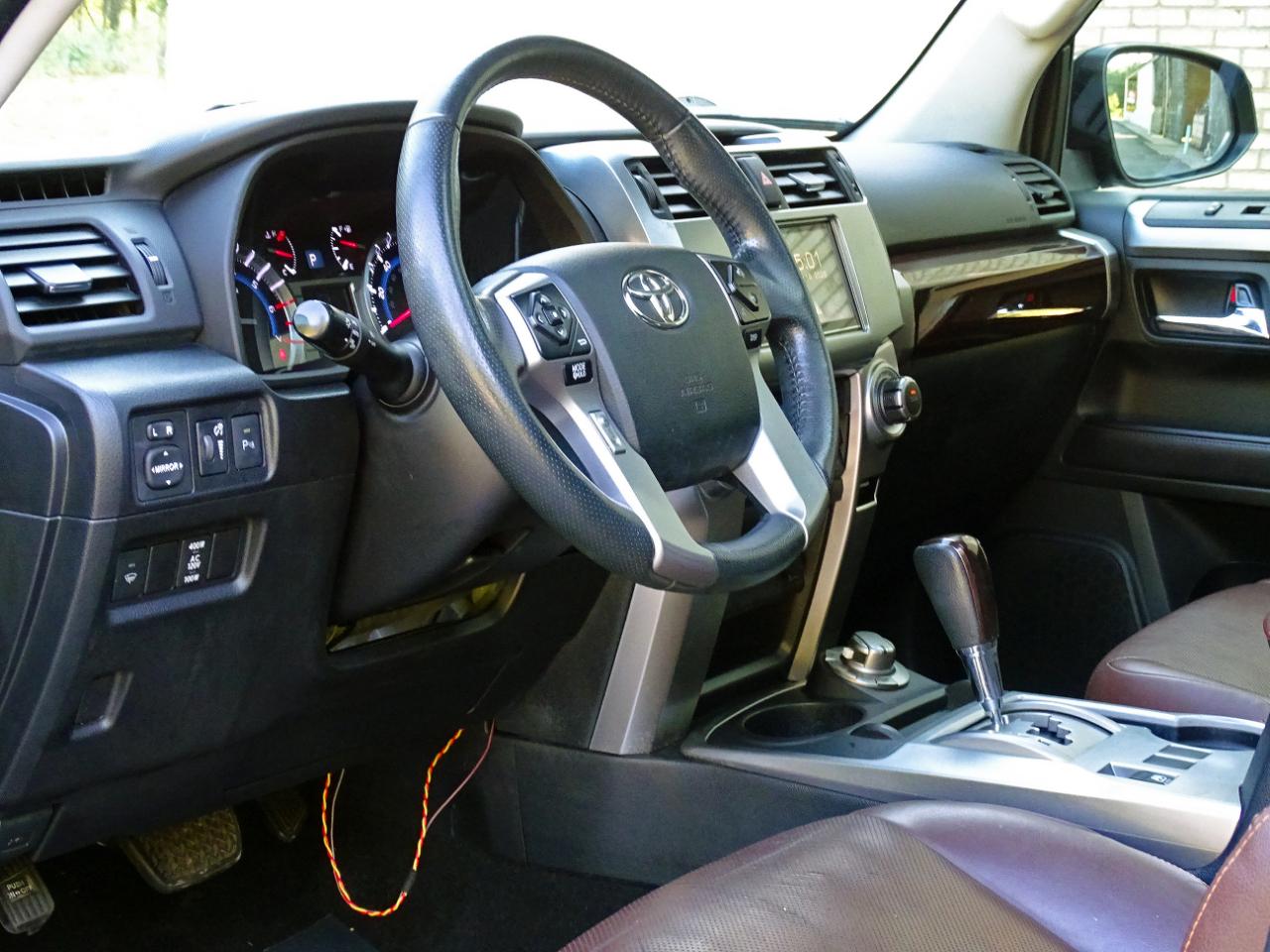 Toyota 4Runner Limited 4WD (Natl) 2017