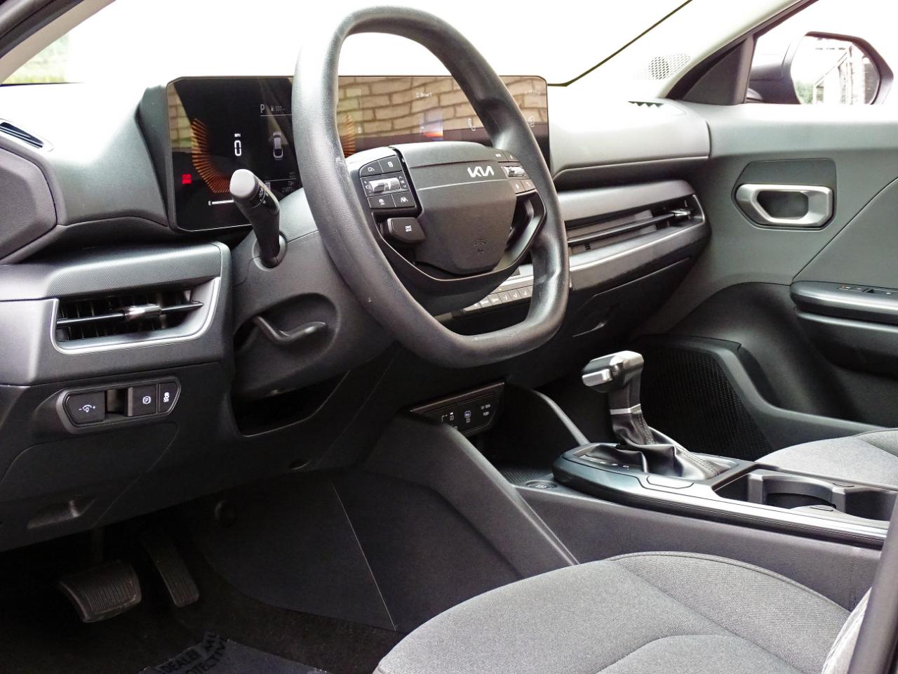 Kia K4 LXS FWD 2025