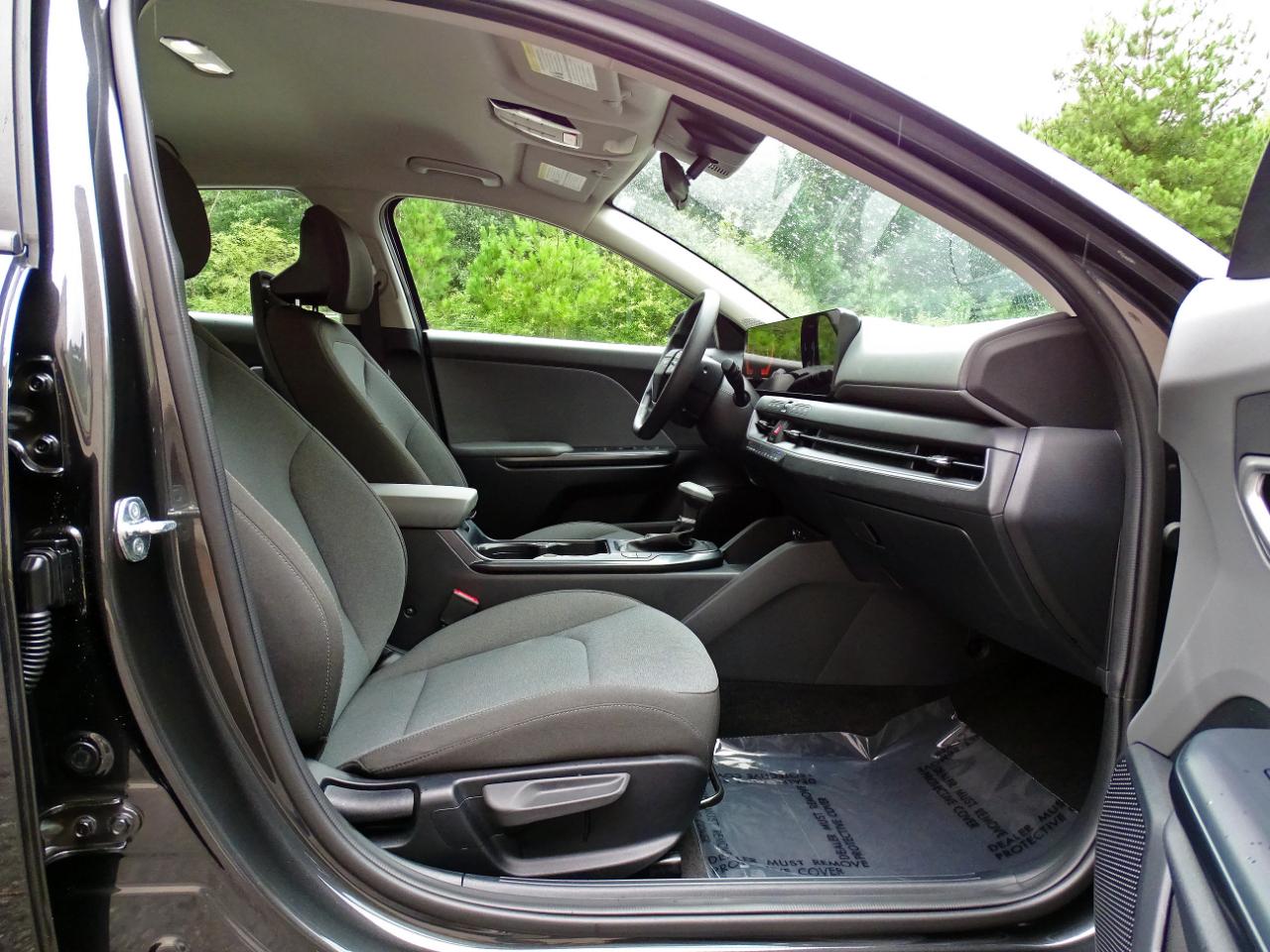 Kia K4 LXS FWD 2025