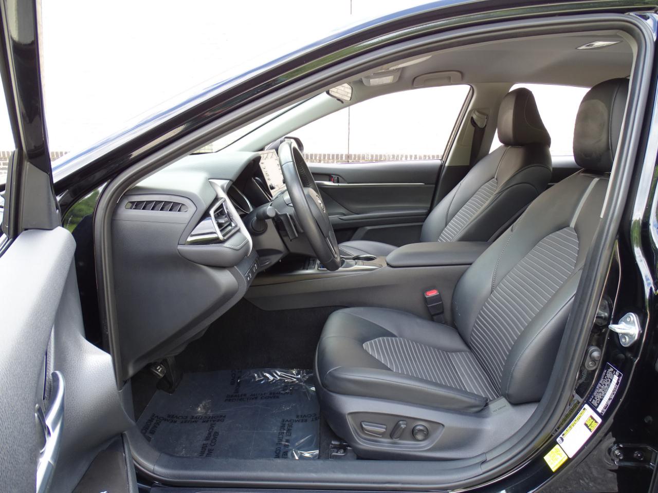 Toyota Camry SE Auto (Natl) 2024