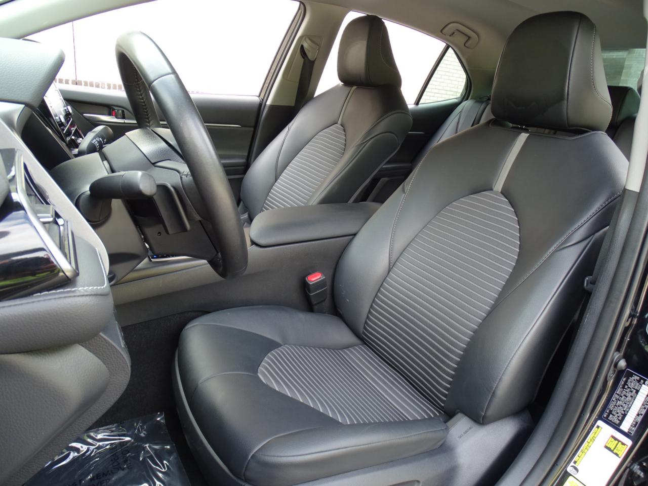 Toyota Camry SE Auto (Natl) 2024