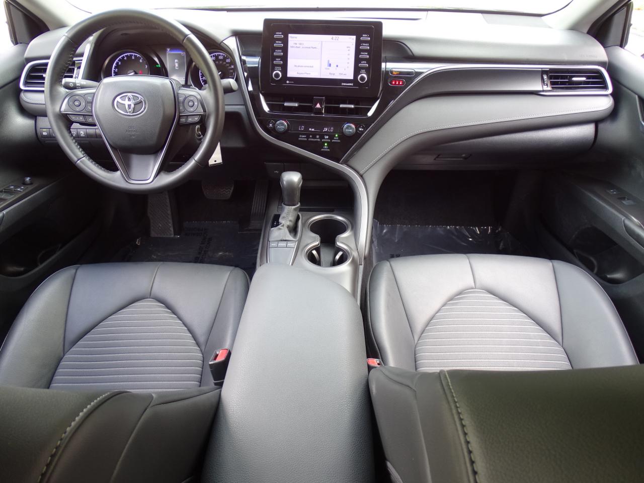 Toyota Camry SE Auto (Natl) 2024