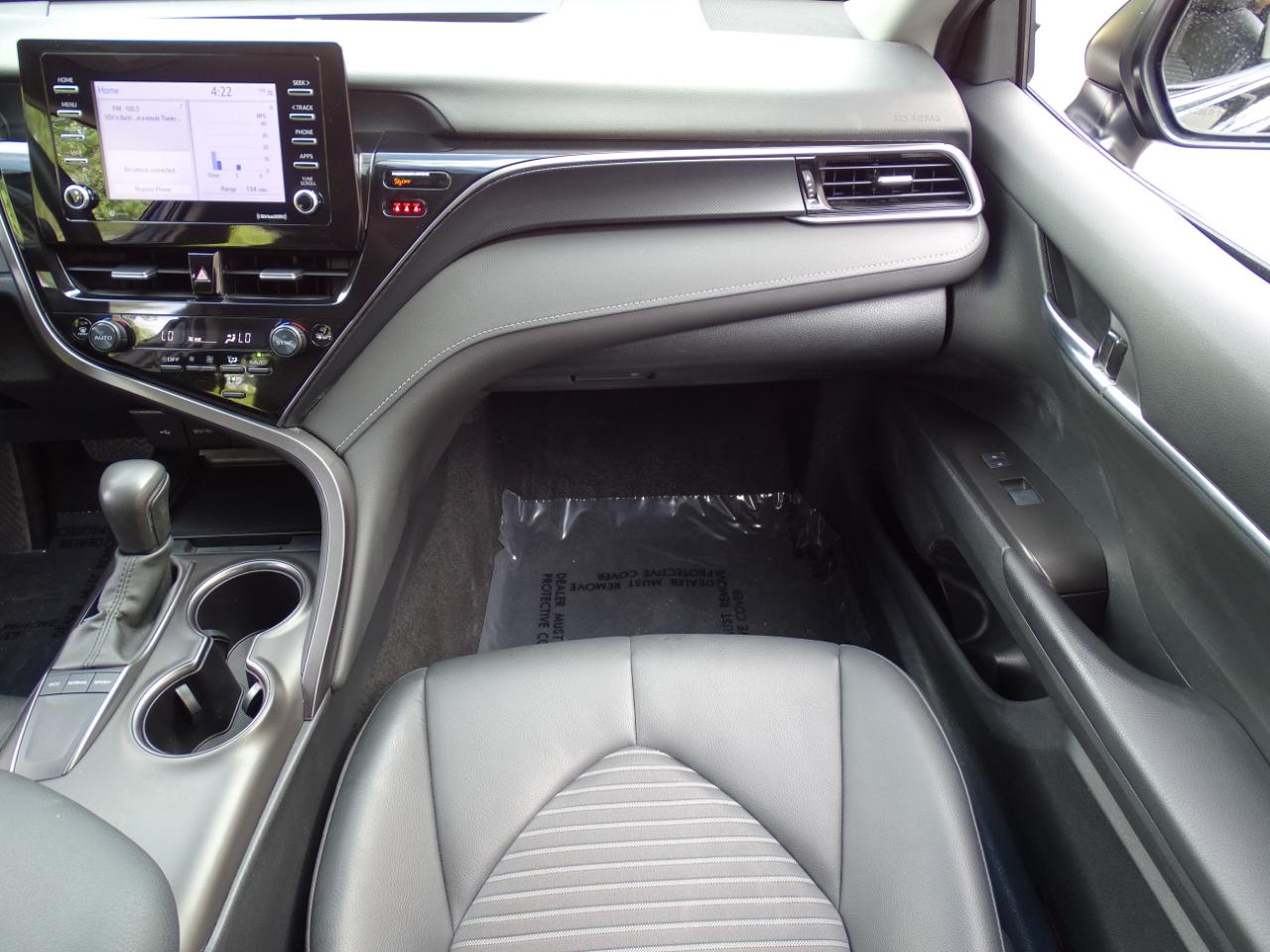 Toyota Camry SE Auto (Natl) 2024