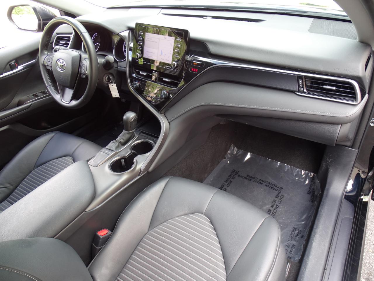 Toyota Camry SE Auto (Natl) 2024